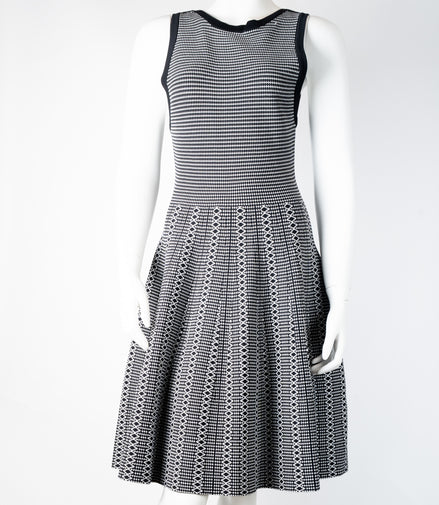 Alice and Olivia Sleeveless Knit Dress SZ: S